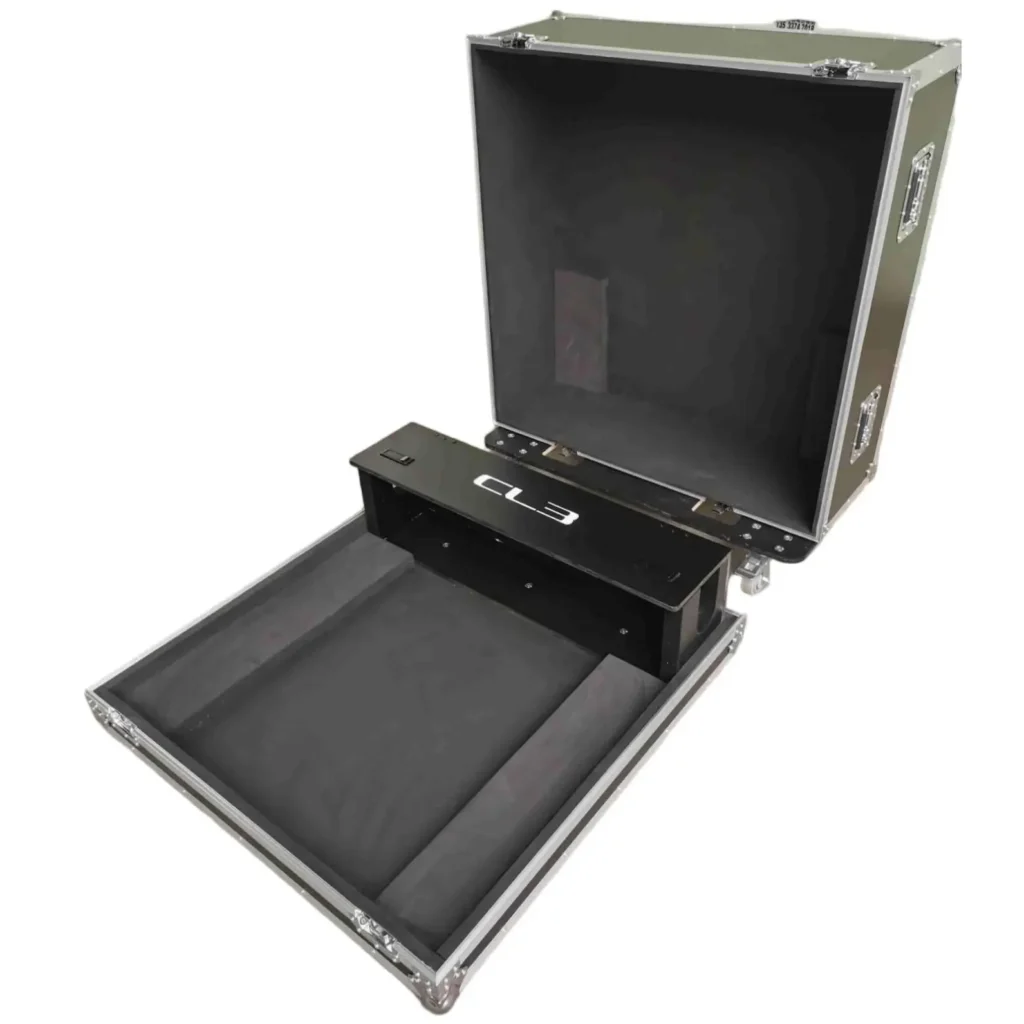 Yamaha CL3 Mixer Flight Case with Doghouse and Wheels